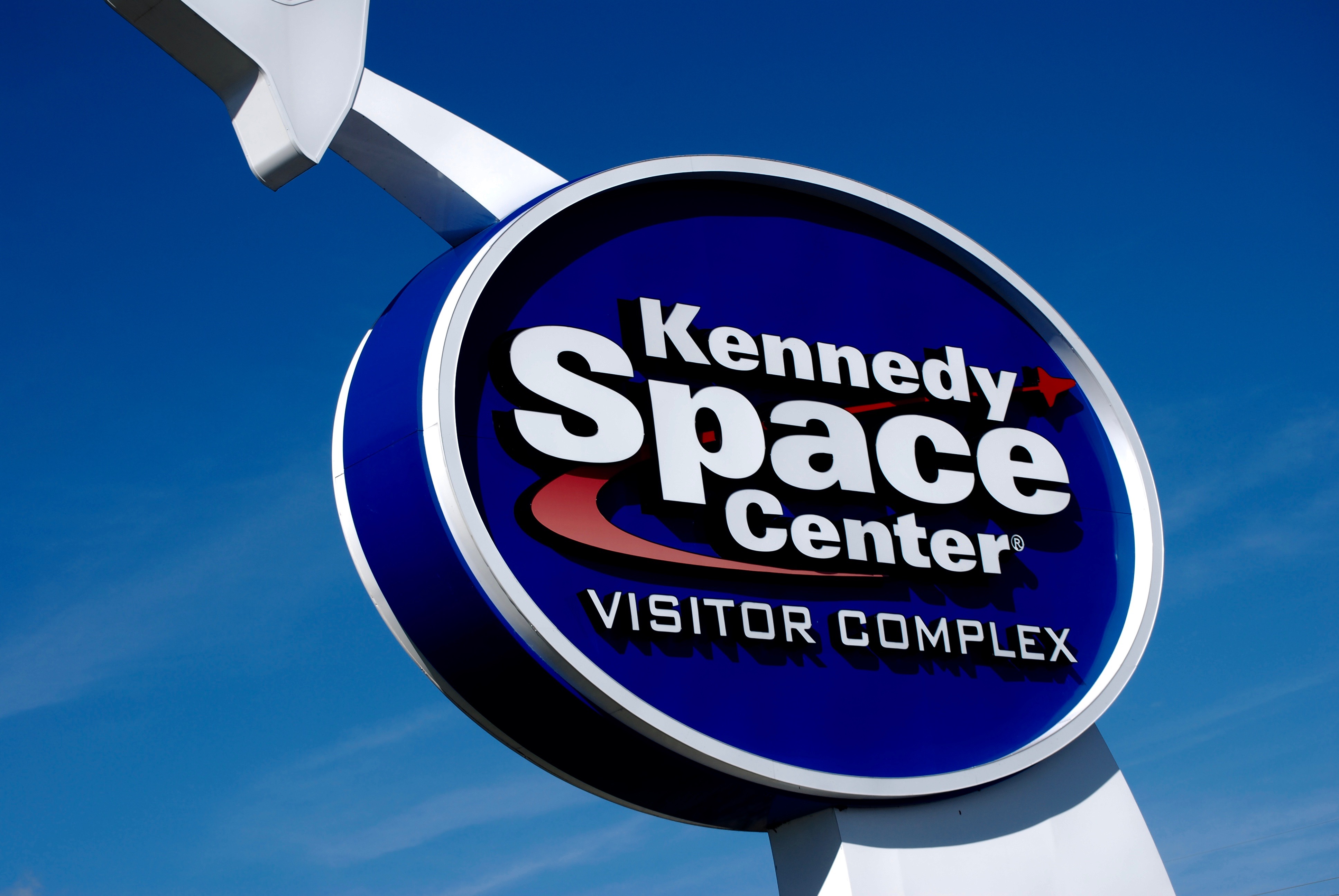 Kennedy Space Center sign Photo: cyndi lenz