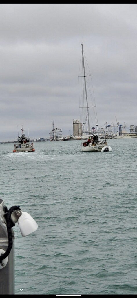 4 people rescued by Coast Guard after ship takes on water